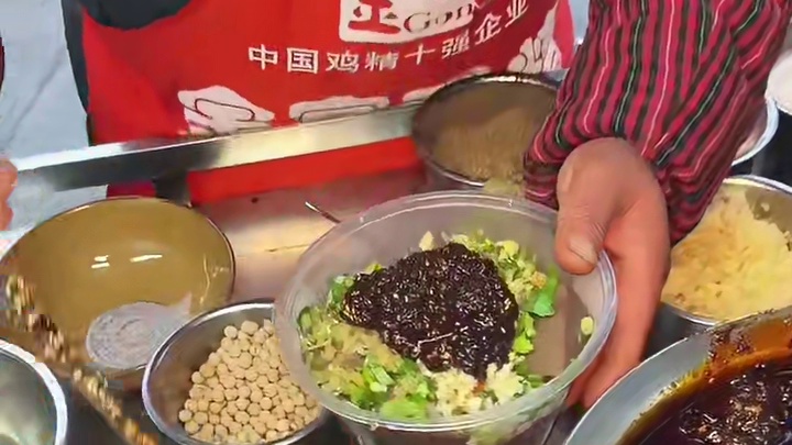 成都人的早餐都这么硬吗！纯真血做的猪血旺