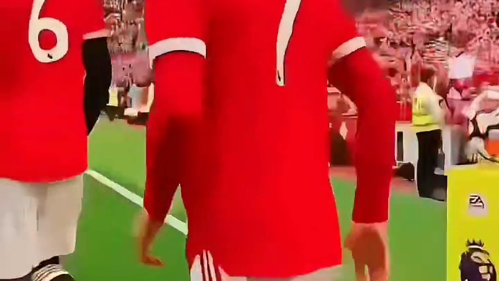 C 罗永远右脚先踩场的原因