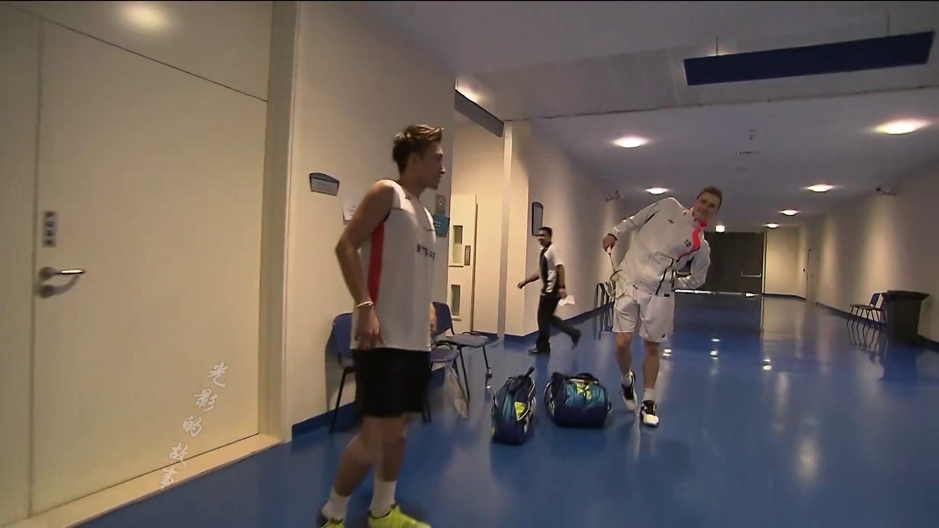 利用转身球路完全限制进攻！年轻的桃田贤斗将安赛龙打到心态爆炸 桃田贤斗在年轻的时期，就已经在近网展现