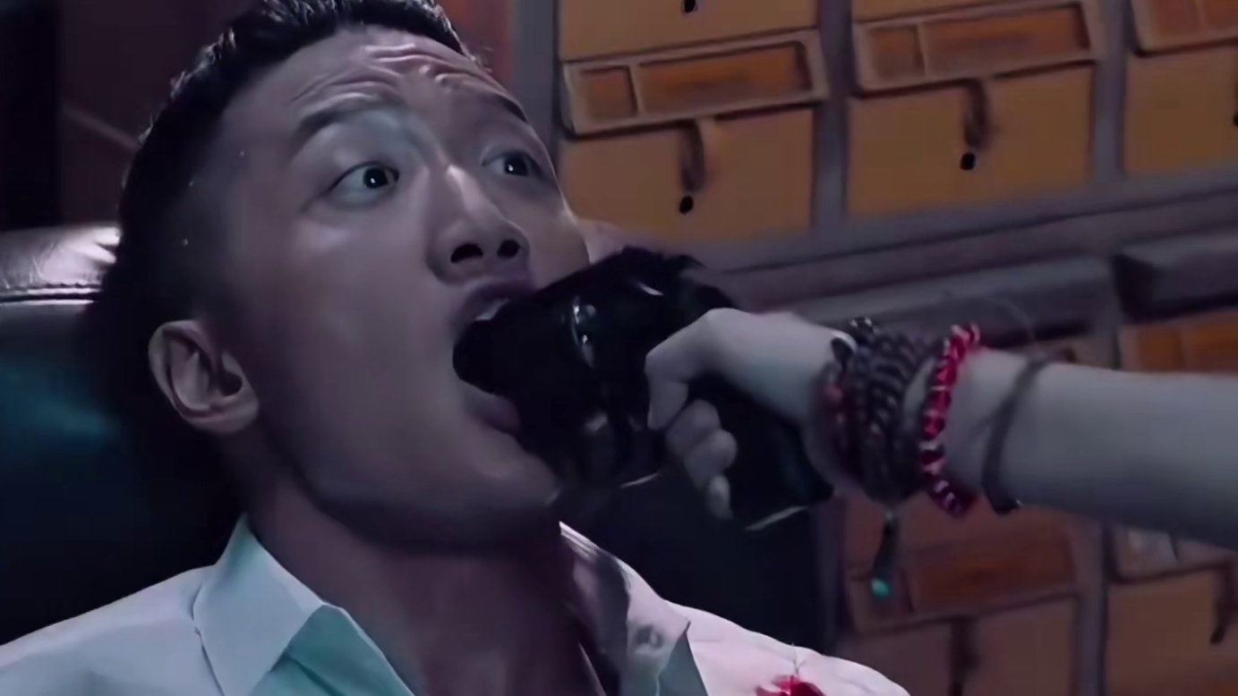 俄罗斯轮盘，是这样玩的吗，枪枪打我啊