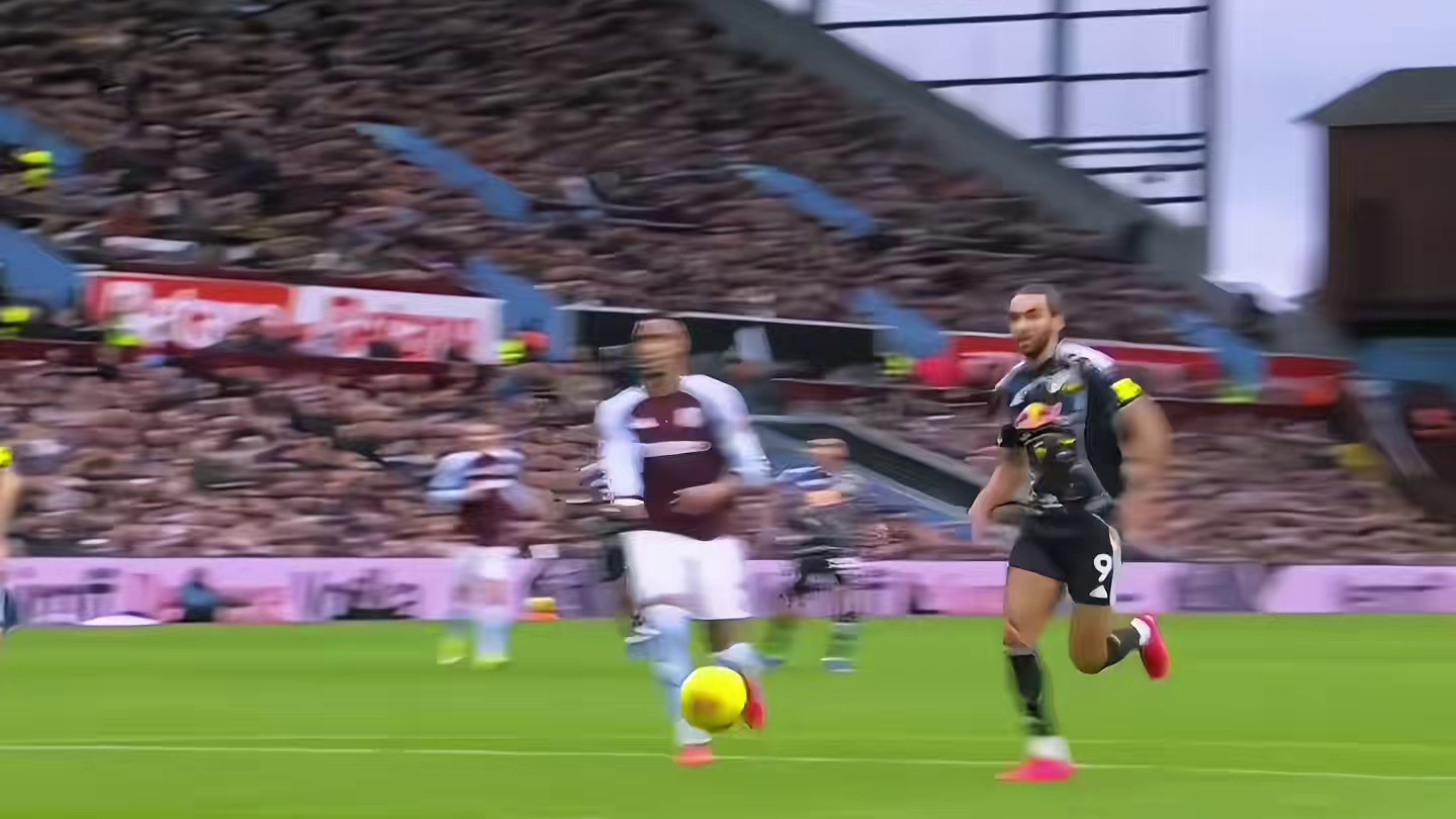 “大马丁神扑，维拉1比1绝平利兹联！”