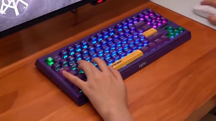 科幻机甲加深渊镜 现在的键盘都这么帅了吗？ 英菲克K87Pro