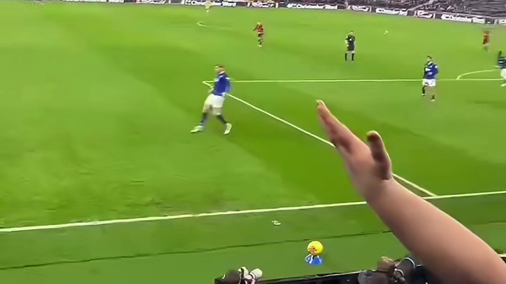 面对曼联猛攻 埃弗顿防守可圈可点