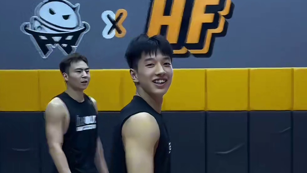 和广东第一高中生 交流了一波 又快又帅 哥哥的梦想就寄托在你身上了