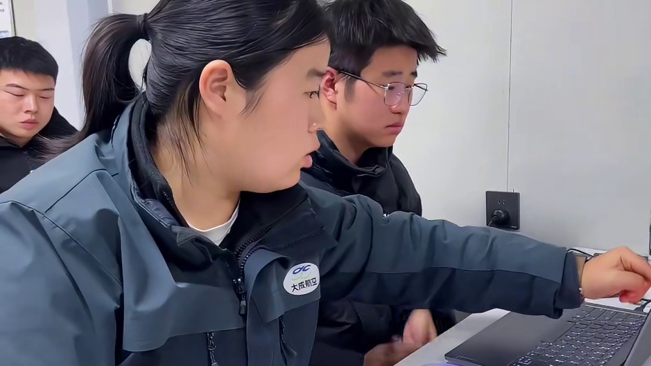 学无人机就来大成航空