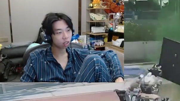 鼠鼠打暗号该不该接？XDD看食物被暗号鼠鼠背刺,分享沙雕视频 ！