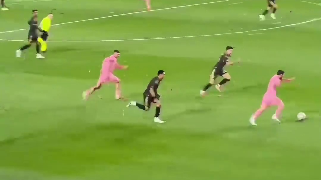 直接踢到球了，没给点球，所以赛后找裁判了