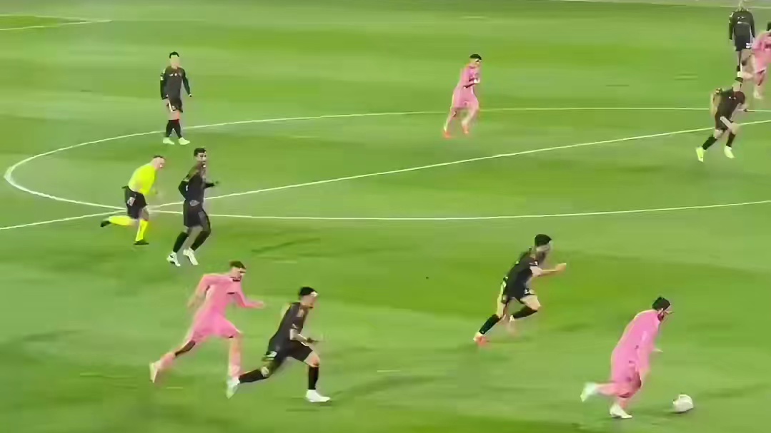 直接踢到球了，没给点球，所以赛后找裁判了