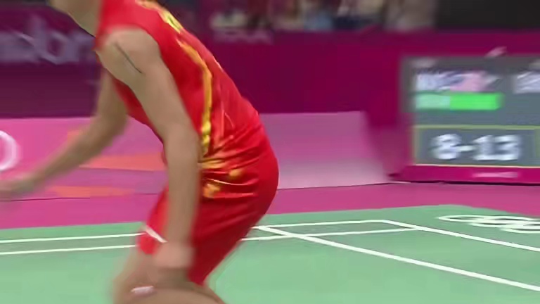 面对林丹的防守，李宗伟多少有点绝望