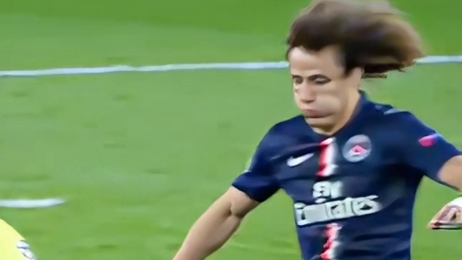 苏牙传球就启动，这是顶级前锋的基本操守#足球