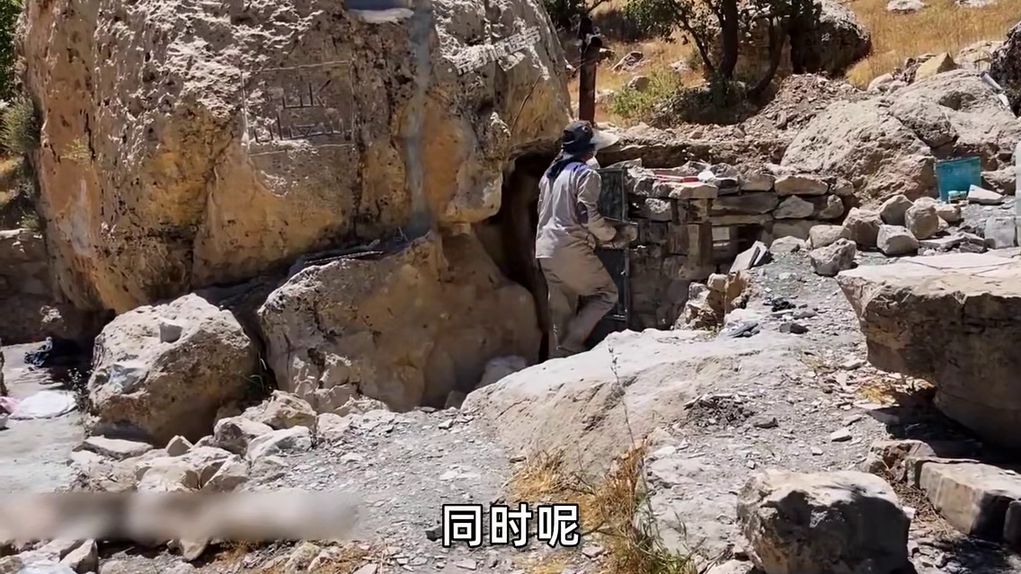 一座浑然天成的巨石，就能打造出抵御零下20°暴风雪的庇护所。