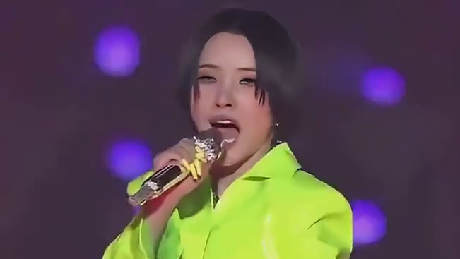 一人模仿女娃唱腔唱中文版fate