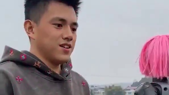机器人能不能站起来一回