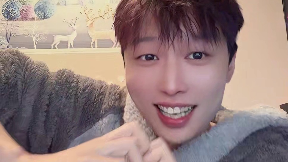 来个搞笑舞蹈送大家开心一下