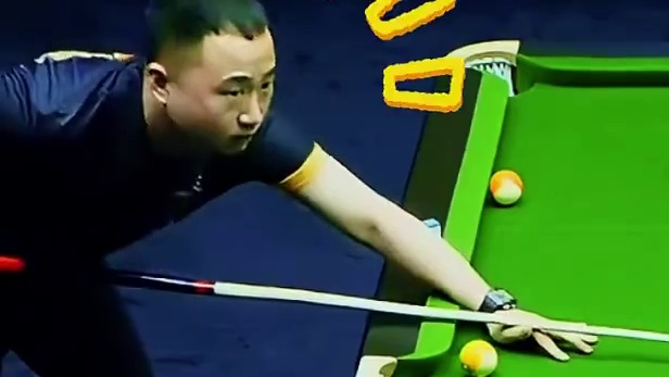 台面上的3颗9号 让楚秉杰当场蒙圈 台球是一种生活 中八台球