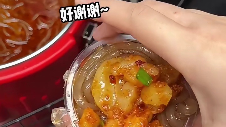 小学校门口的物价是真的离谱，一块钱能吃饱～