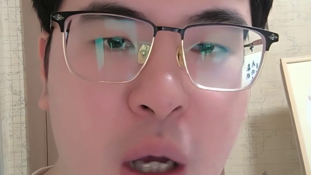 五羊杯冠军程宇东 象棋五羊杯冠军属于我们，击败越南赖理兄提气，也祝贺赖理兄这个强大的对手！