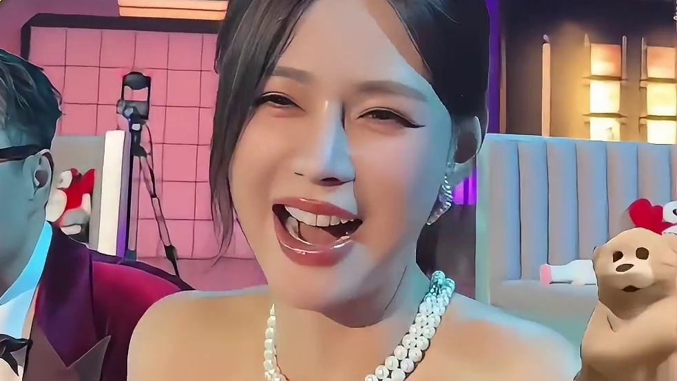 杨迪模仿张凌赫走秀，终于理解买家秀和卖家秀的区别了