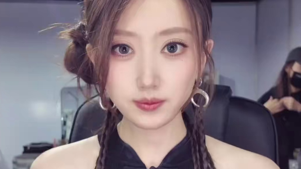 有没有和我一样不会wink的人 大师赛第二天，准备上班！