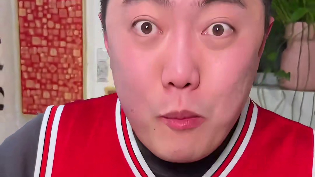 深夜路边摊偶遇海胆馄饨，一大碗28，属实鲜嫩！深夜食堂满足你的胃！