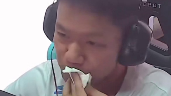 牛经理谈白鲨为什么不上青训 表示上青训要付出代价的 直言白鲨第二轮还能往胜者组冲一冲