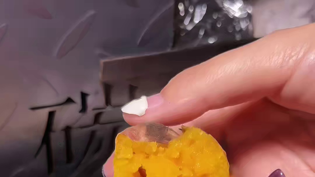 藏在街边的碳锅涮羊肉，还能自己烤甜甜的红薯，这种小感觉出了石家庄可真找不到