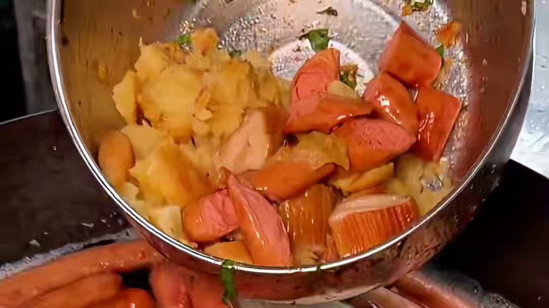 菜市场里炸的焦脆的剪刀土豆 酥酥脆脆真的好好吃！