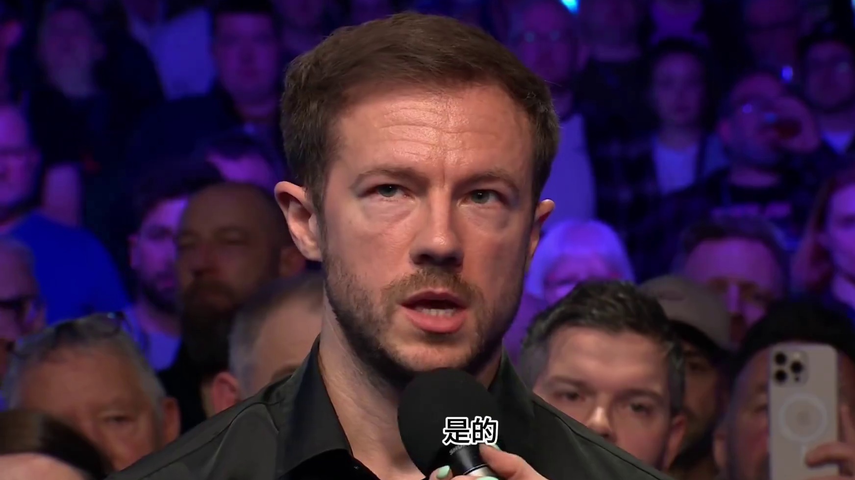 “昨晚太兴奋了一直睡不着，巴里值得这个冠军”