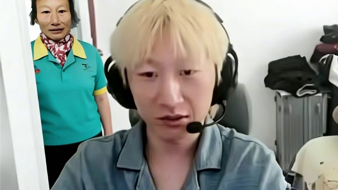 棍木罕见出没！正好碰到电棍直呼烧货！大造女主播黄谣！