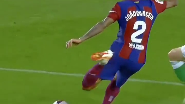 坎塞洛回归即送出首个助攻