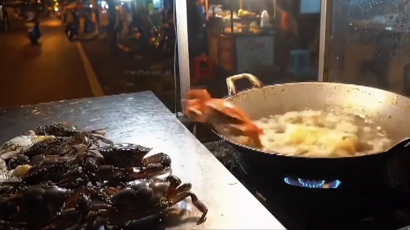 螃蟹：地沟油味道好极了哈哈哈