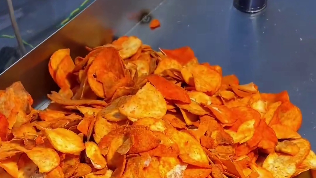 花30买了一袋老式薯片，小时候花5块钱能吃一天…虽然嘎嘣脆，也是真的贵！