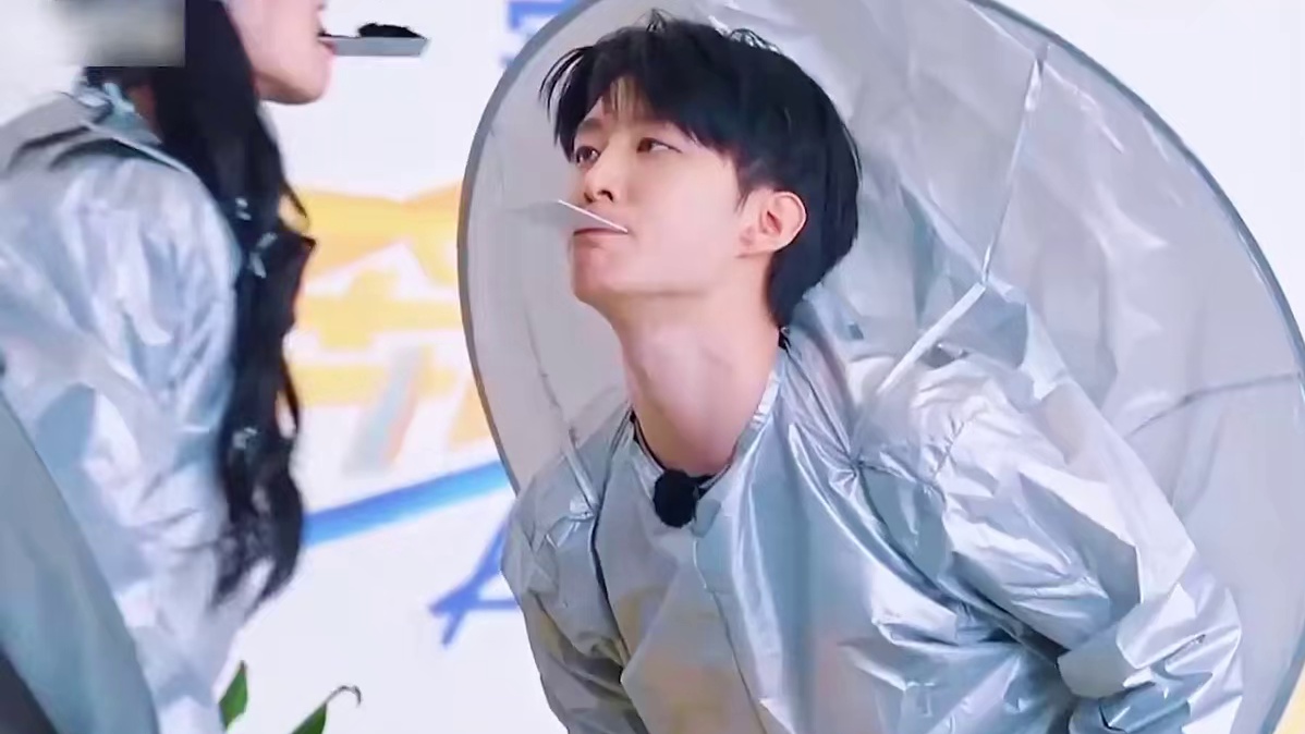 各种“招数”都一股脑儿用在李昀锐这儿了