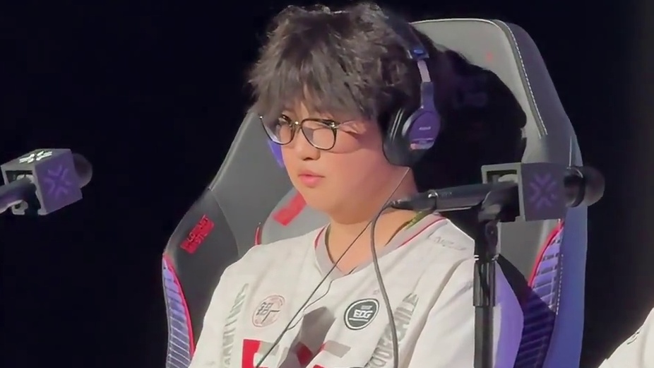 Q：虽然遗憾告别了大师赛，但今天是你的生日，有什么生日愿望吗？
 ：我能不能不回答这个问题……
记者