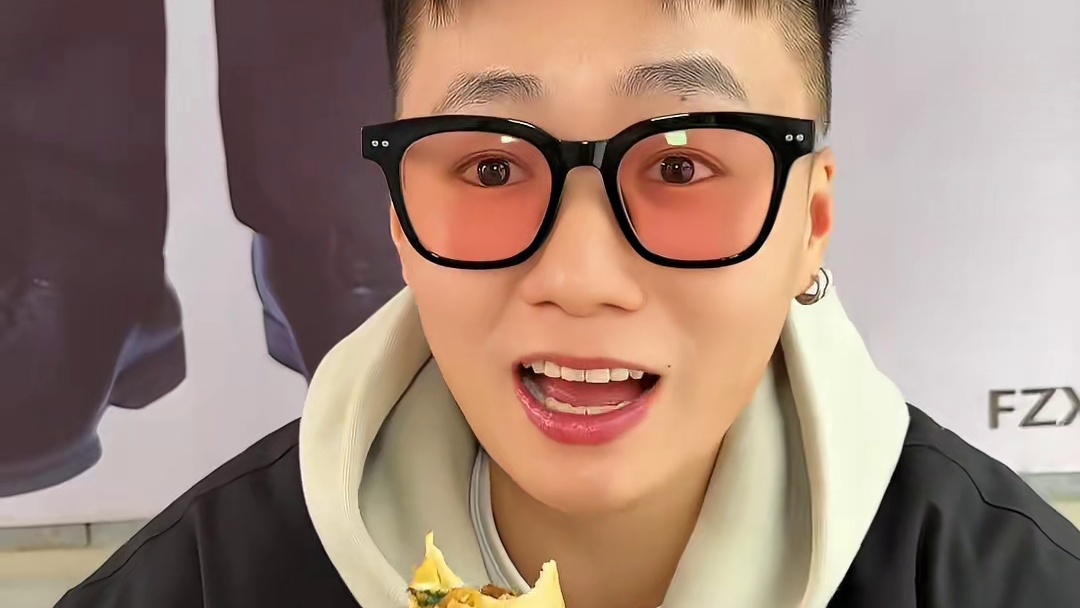 藏在临沂老城区的老式摊煎饼！辣椒巨巨巨香！