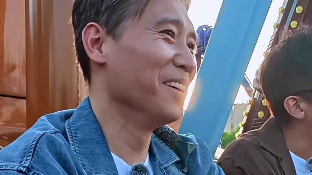 李乃文做海盗船被吓成表情包