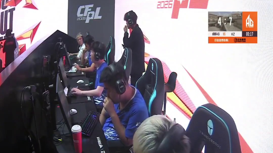 AG暂停交流期间，教练亮亮展现第一威慑力，给欧欧一顿输出！白鲨表示太恐怖了吓的不敢说话了。