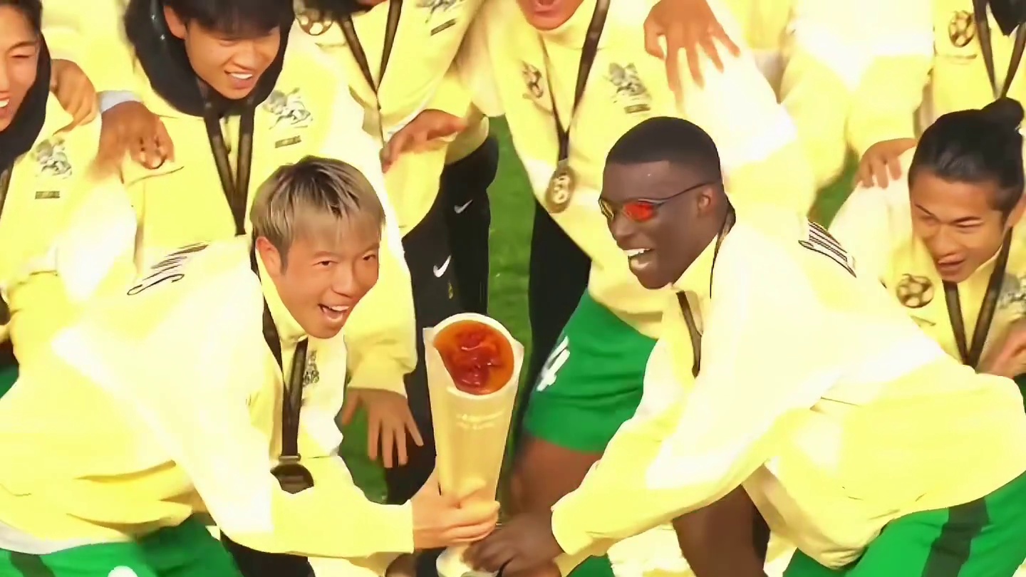 “北京国安2比0上海海港，时隔23年再夺超级杯冠军”