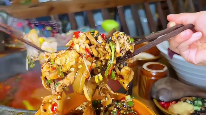 挑战假期500块，在贵阳吃48小时