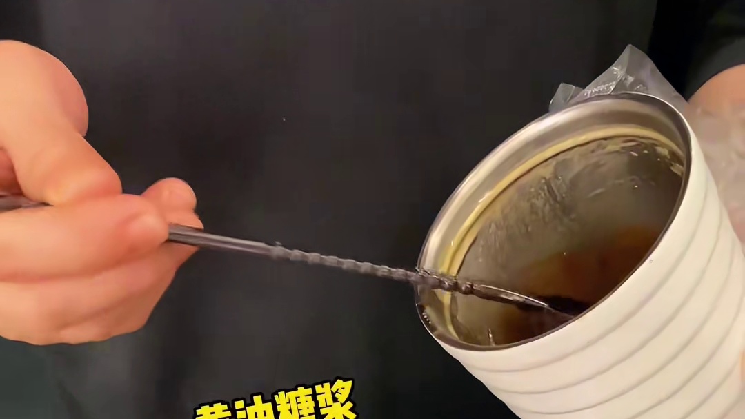 喝到哈利波特的同款黄油啤酒啦！很好喝！