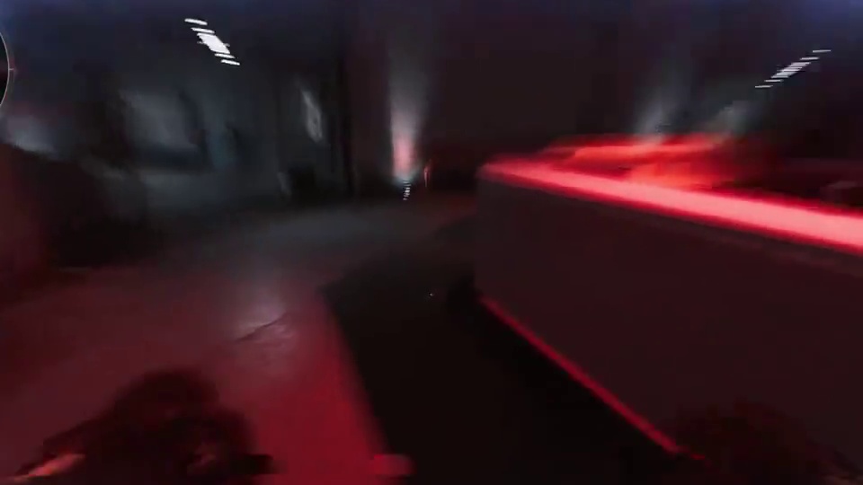 跑最怂的刀，挨最毒的打