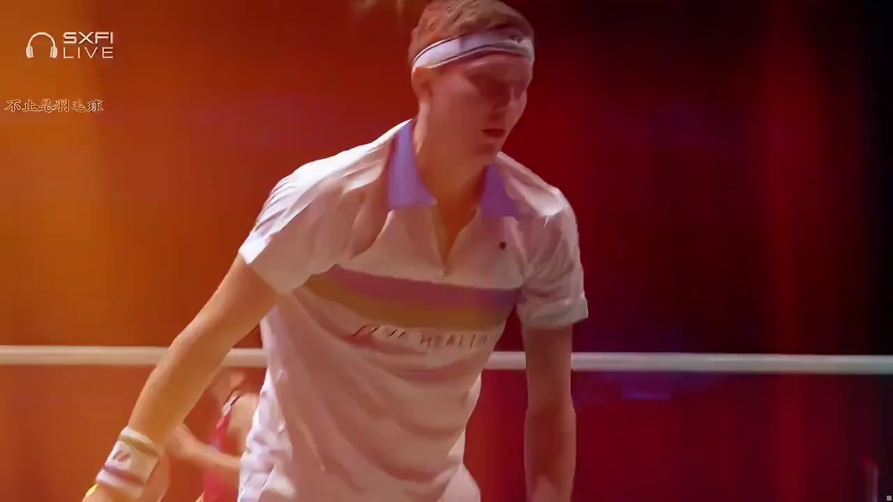 龙鸡大战的暴力美学 2021年全英决赛 李梓嘉 安赛龙当年凭借这一场比赛，名声