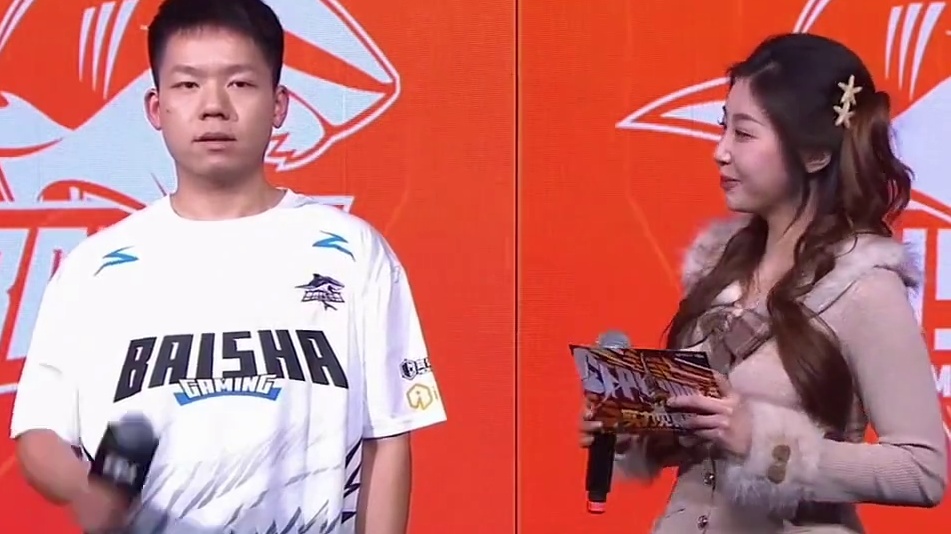 念旧宠儿再次互动？念旧说当拿下宠儿QBZ的时候 就知道残局稳了 给老白红旗直接笑疯