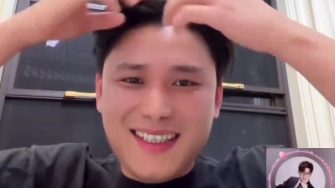 白大哥和绝迹要重归于好？老白说和绝迹没啥事 直言年前和年鹏马哲石头吃饭 遇到了绝迹等人 给绝迹C抗不