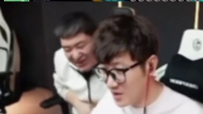 红旗，以前你会坚定选当子 现在为什么犹豫了呢？红旗：以前公司就当子一个女的 现在公司全是女的啊