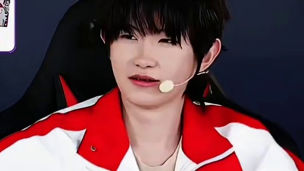 不愧是KPL第一人，金牌射手一诺:我在挑战新高度，用电脑要王者荣耀