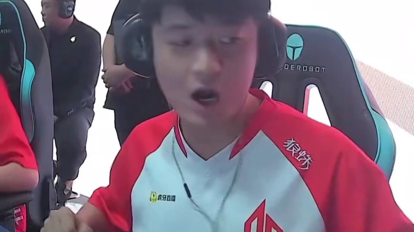 张氏兄弟残局轮流给TLG上课，欧欧萨维奇神经枪极限1V2，宠儿稳健尾随不放一点破绽