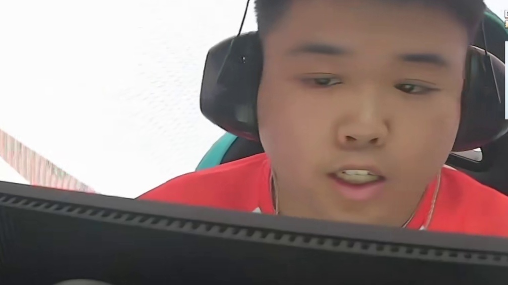 绝迹说宠儿世界冠军没有直播挣得多 直言要是谁能顶替宠一个月十不够自己补