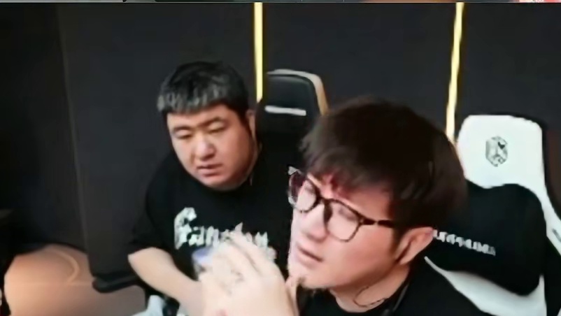 白老板说白鲨下一场比赛将会换人，失心下机沉淀换新人青训77上场