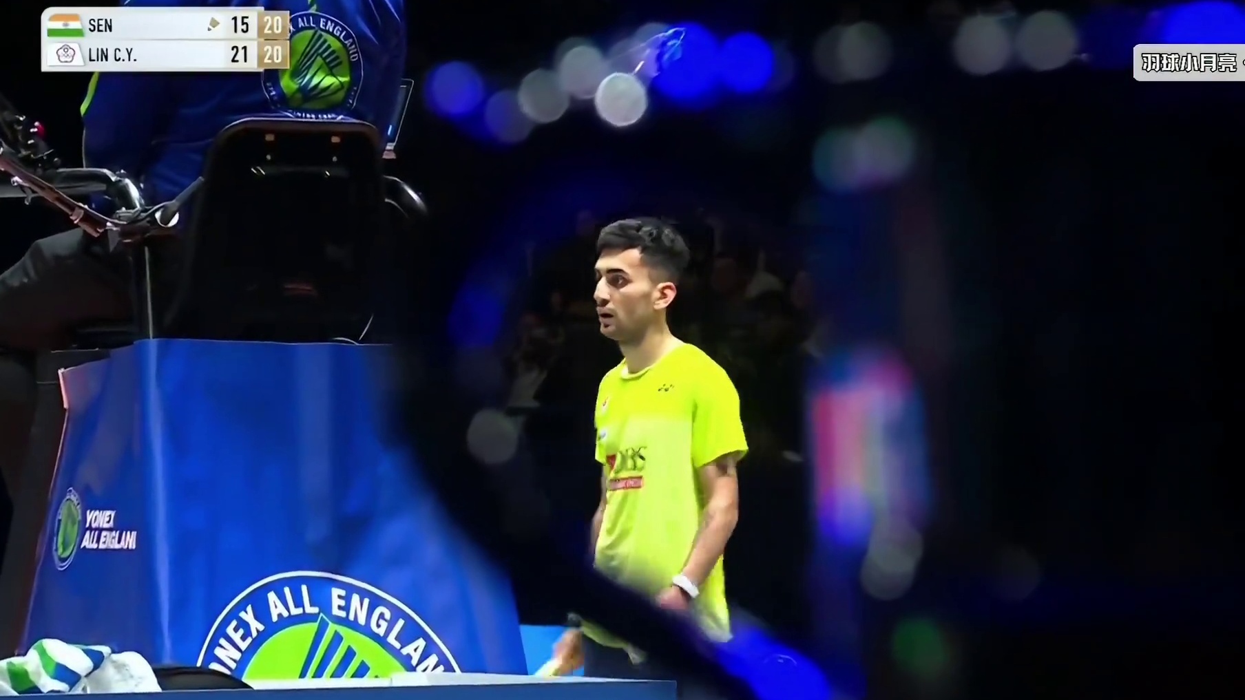 林俊易2-0拉克什亚，首夺全英冠军！